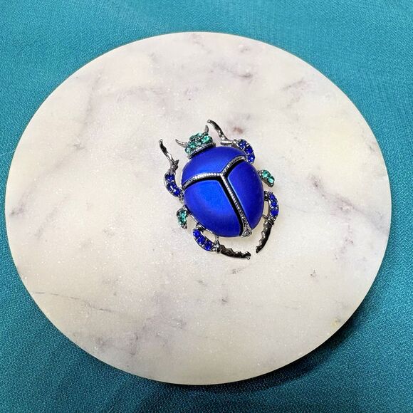 Sacred Scarab Beetle Brooch Pin with Blue Crystal – Egyptian Symbol of Rebirth - Picture 4 of 6